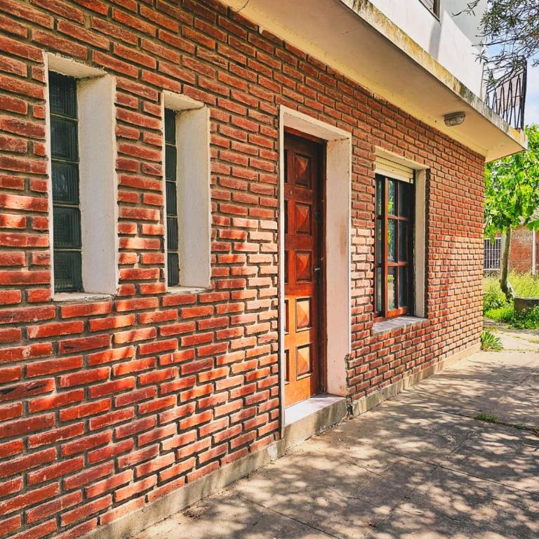 Con SEÑA previa, Alquiler de Sábado a Sábado, Fanuchito Dto PB Esquina, - Casa de 2 dormitorios - 1