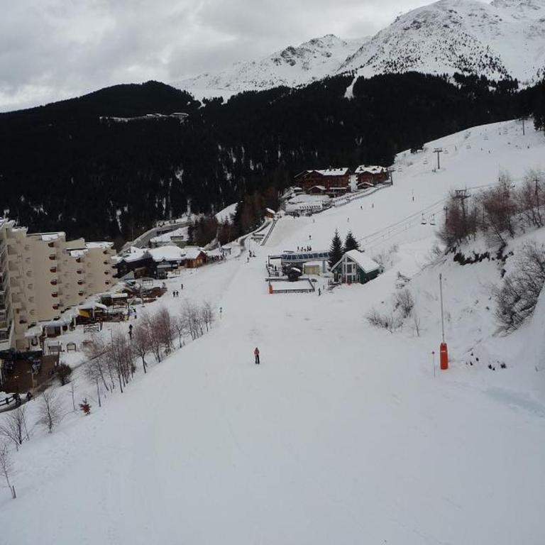 Studio pieds des pistes, 5 couchages, TV et ascenseur - Studio - 2