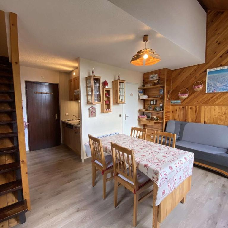 Duplex rénové à Arêches-Beaufort pour 6 pers, loggia calme - Apartment mit 1 Schlafzimmer - 2
