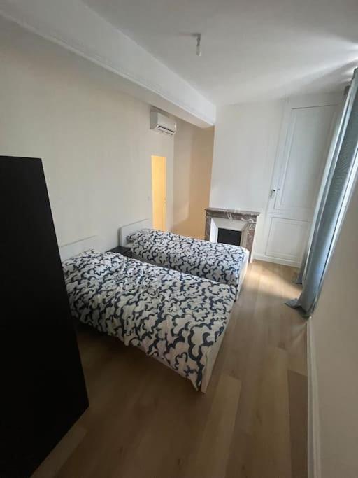 Appartement ancien à Orléans - Two-Bedroom Apartment - 12