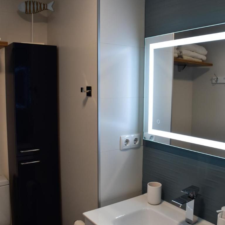 SeaFront DeLuxe, vistas al mar, acceso directo a playa y piscina - Apartamento Deluxe de 2 dormitorios con vistas al mar - 25