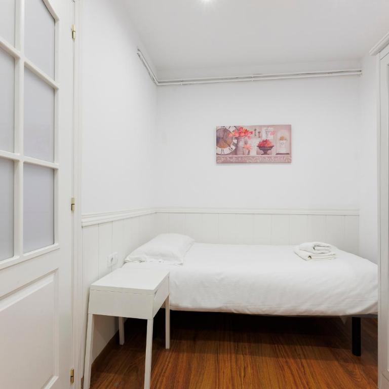 ApartEasy - Private Terrace, 3-Bedroom Apartment - Apartment with Terrace - 27