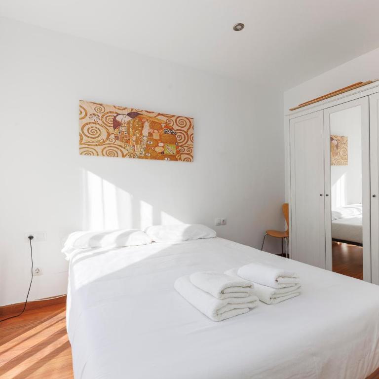 ApartEasy - Private Terrace, 3-Bedroom Apartment - Apartment with Terrace - 8