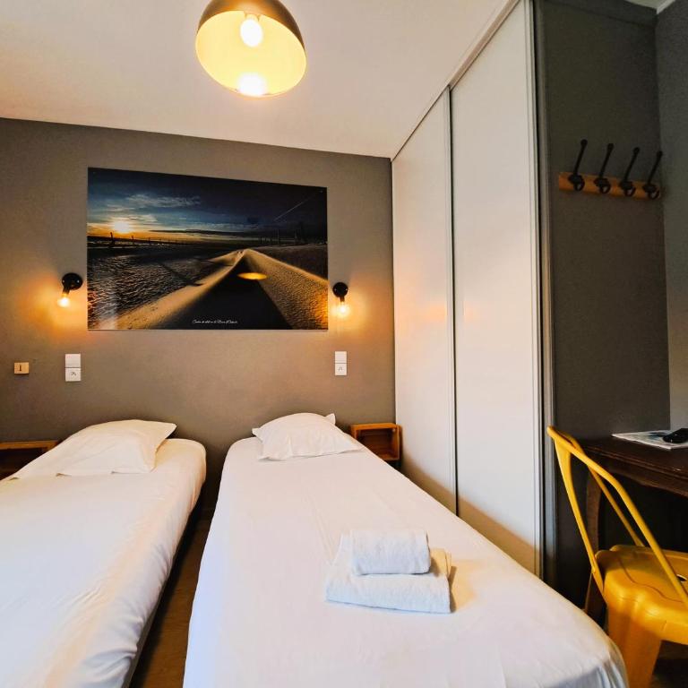 Hôtel Les Mouflons - Chambre Quadruple avec Balcon - 1