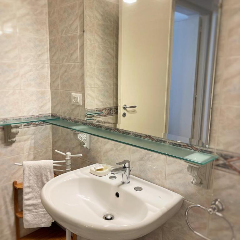 B&B Evelyne - Camera Singola con Bagno Privato - 4