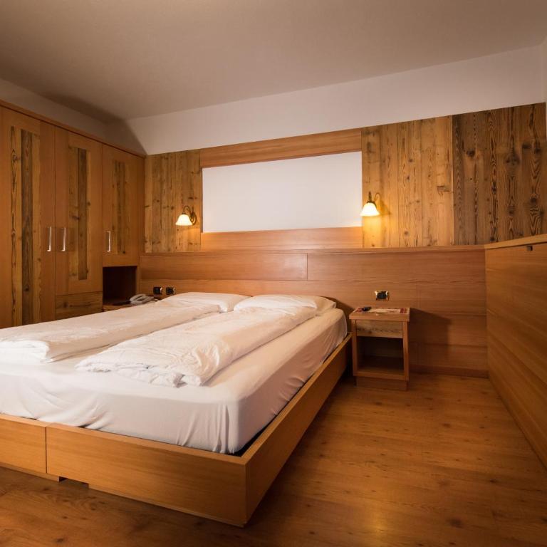 Hotel Zirmes - Camera Comfort Matrimoniale/Doppia con Letti Singoli con Letto Supplementare - 4