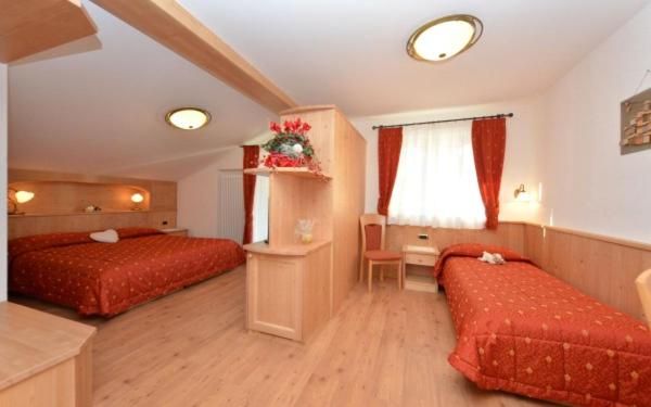 Hotel Zirmes - Camera Tripla Superior - 9