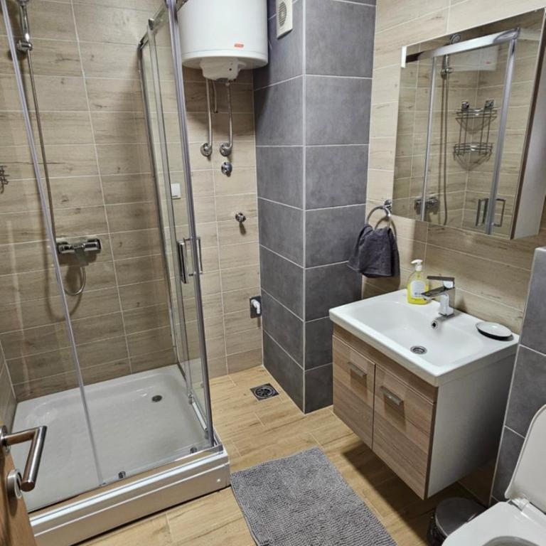 Green Hills PART - Deluxe Studio - 23