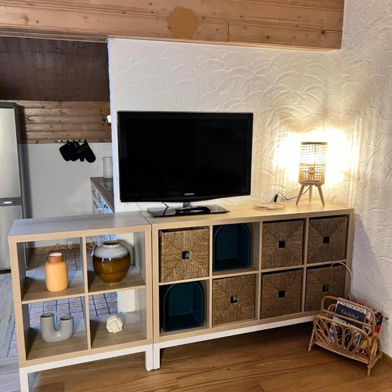 Hanna's Home - Two-Bedroom Apartment - 10