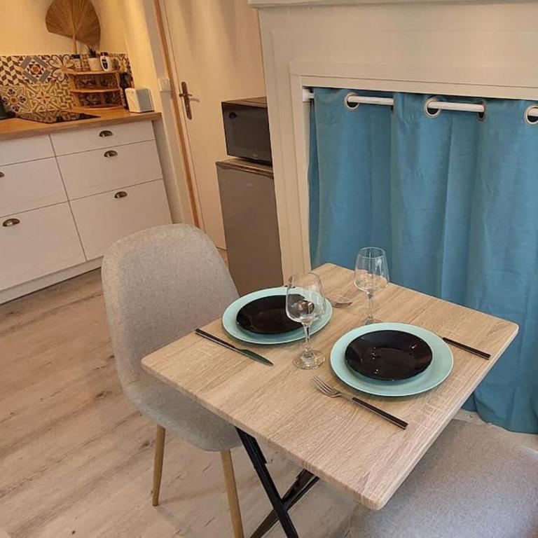 "L'Entre Deux Portes" authentique studio de charme - Appartement 1 Chambre - 3