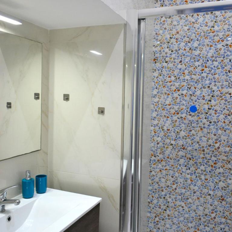 Casa Chloé - vicino al Porto e Basilica San Nicola - Two-Bedroom Apartment - 18