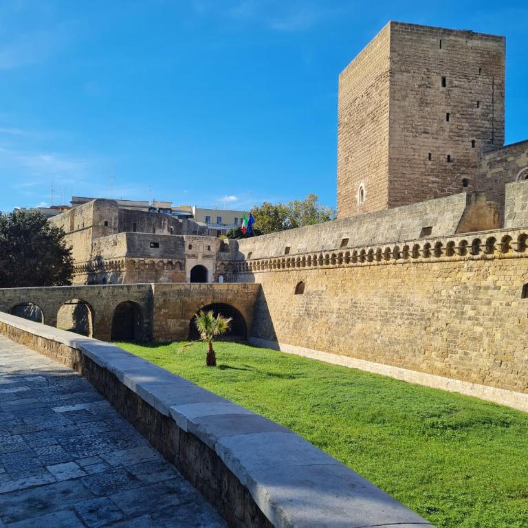 Casa Chloé - vicino al Porto e Basilica San Nicola - Two-Bedroom Apartment - 36