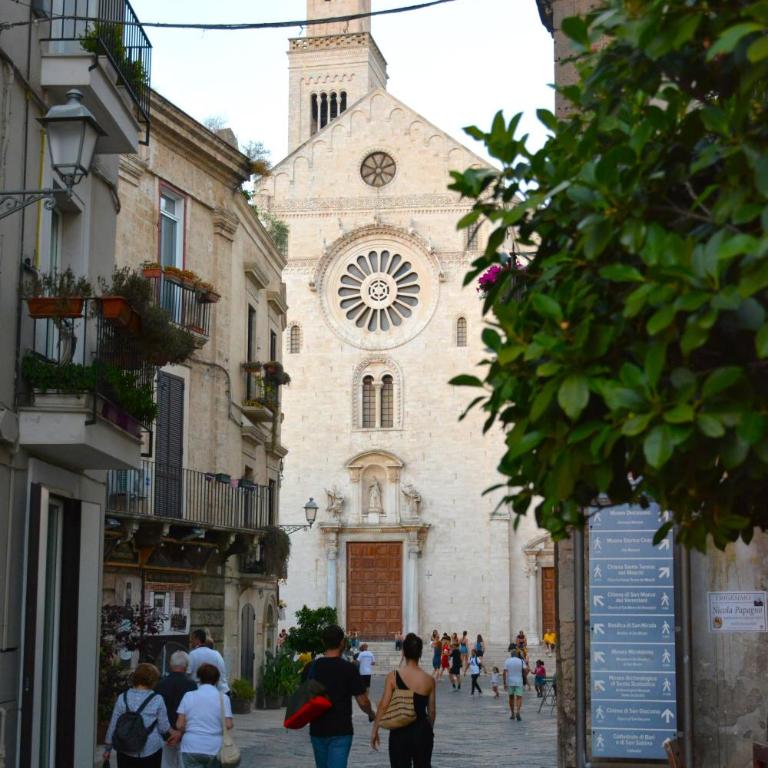 Casa Chloé - vicino al Porto e Basilica San Nicola - Two-Bedroom Apartment - 37