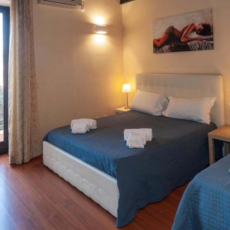 Katane Holidays - Two-Bedroom Apartment with Balcony - 3