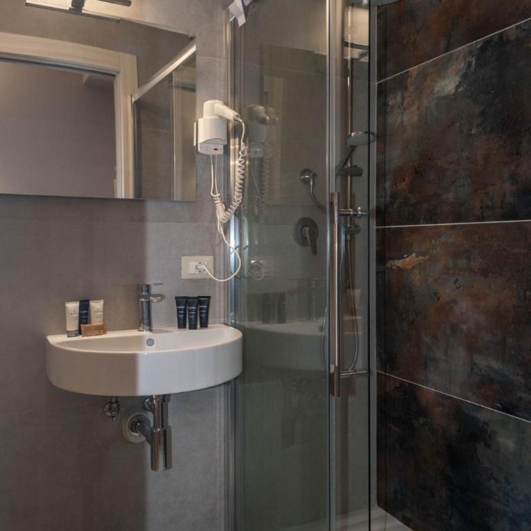 Katane Holidays - Two-Bedroom Apartment with Balcony - 12