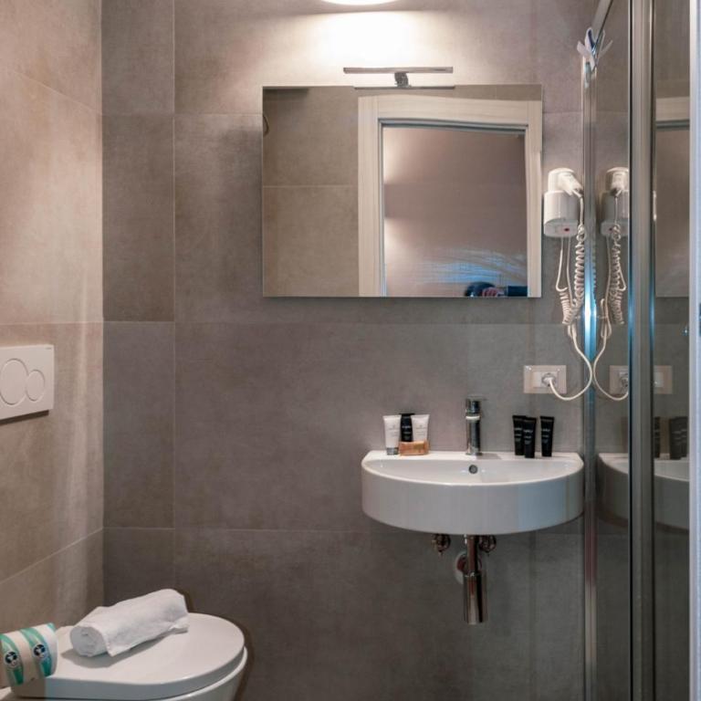 Katane Holidays - Two-Bedroom Apartment with Balcony - 11
