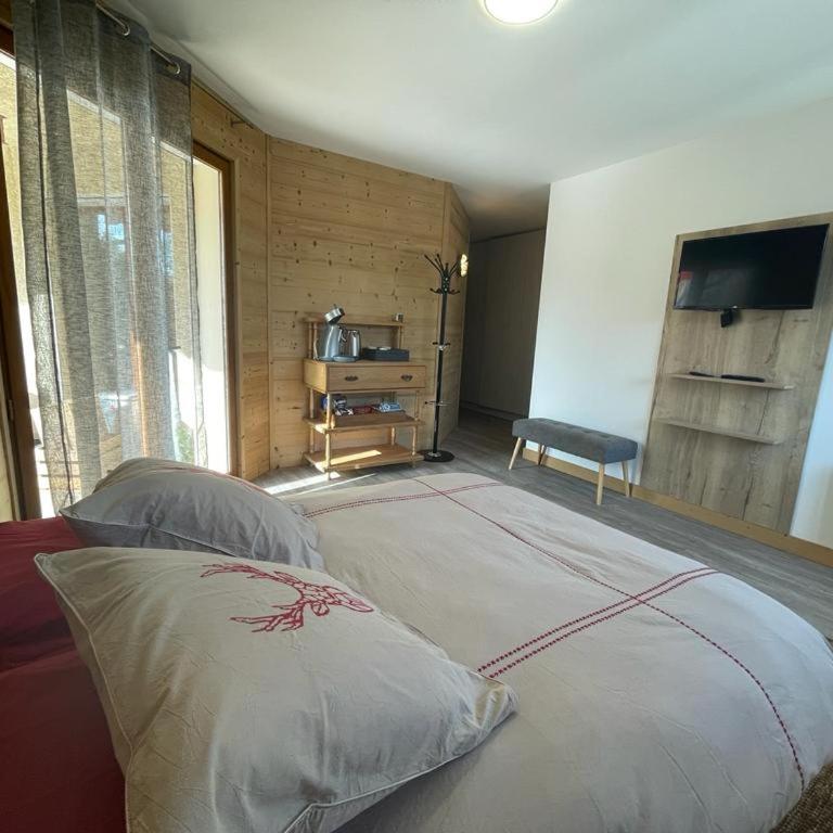 Chambre de la Tournette - Double Room with Mountain View - 1