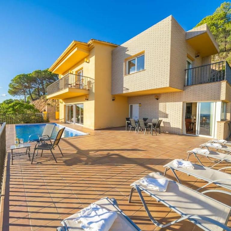 Villa Mare Nostrum,12 personen, panoramisch zeezicht - Villa - 2