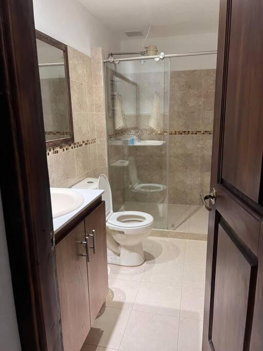 Apartamento cerca al parque - Three-Bedroom Apartment - 10