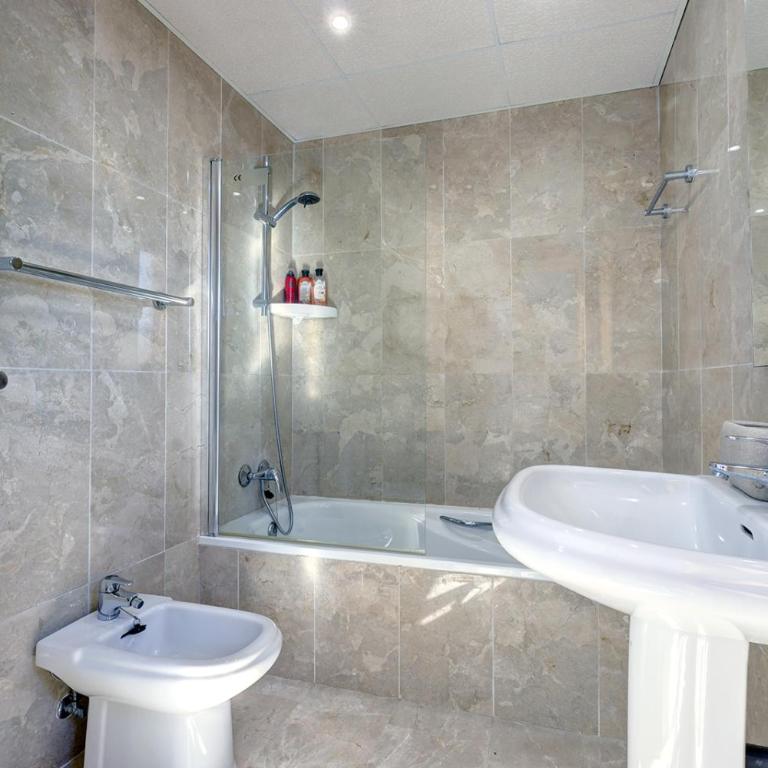 Spectacular Sea View Duplex - near Duquesea port, Manilva - Apartamento de 3 dormitorios - 25