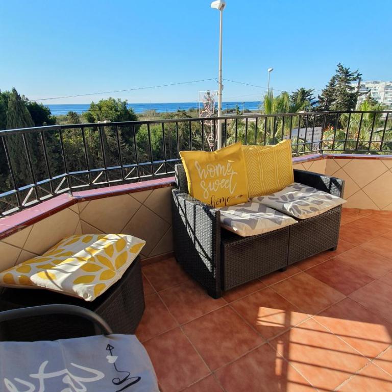 Rico Apartaments Ricosol - Three-Bedroom Apartment - 33