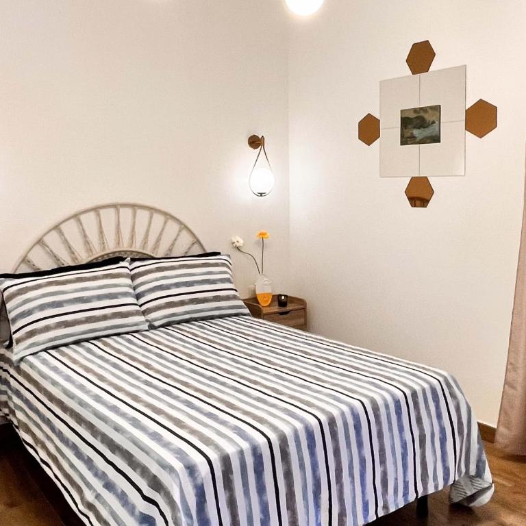 Portico 32 - Camera King Standard - 1