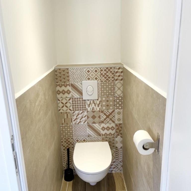 Duplex Centre Ville - 50m de la Plage - Clim - Garage - Netflix - Maisonette-Apartment - 25