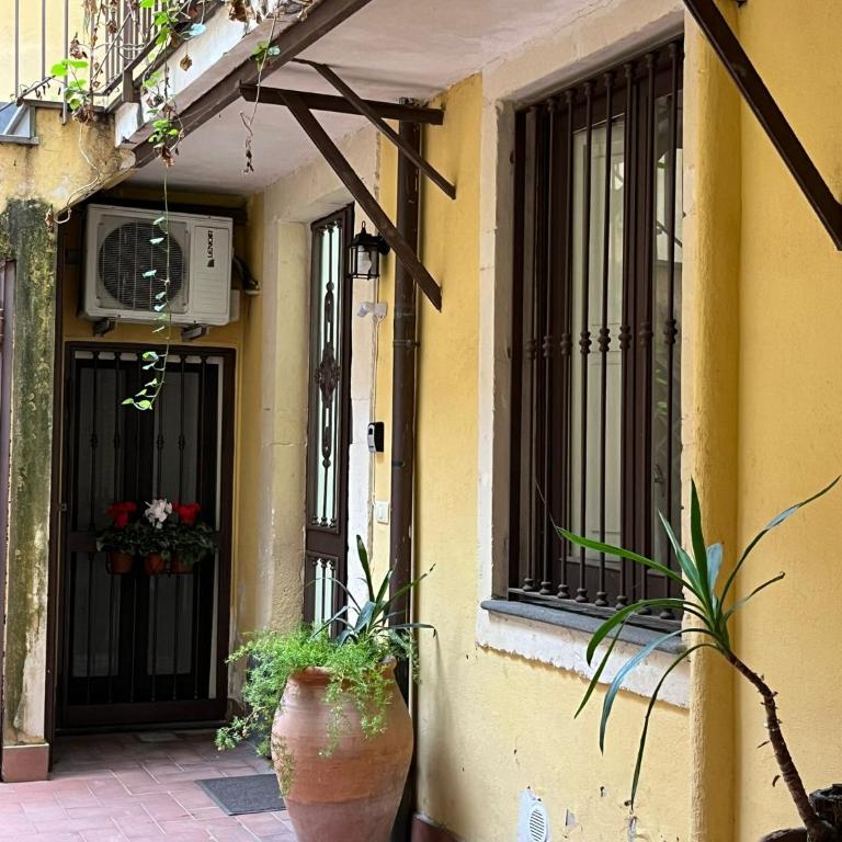 GeLiRó Elegant Apartment in Catania Centro - One-Bedroom Apartment - 20