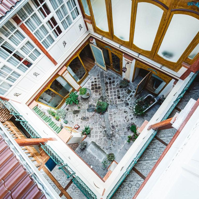 Old Town Quito Suites, Heritage Boutique Hotel, Where Every Detail Tells a Story - Apartamento con vistas a las montañas - 2