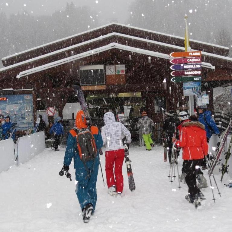 Charmant mobilhome à 2 pas remontés ski Samoëns - Mobile Home - 1