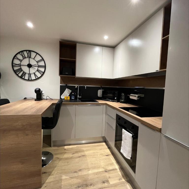 Tonnelet Rouge - Appt au cœur de la ville - One-Bedroom Apartment - 7