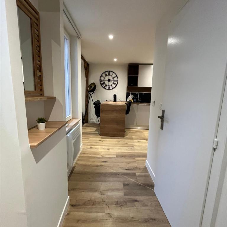 Tonnelet Rouge - Appt au cœur de la ville - One-Bedroom Apartment - 10