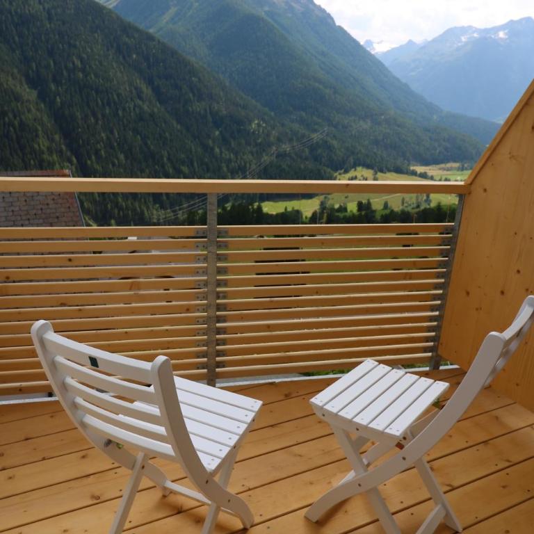 Guarda Lodge - Doppelzimmer mit Bergblick - 13