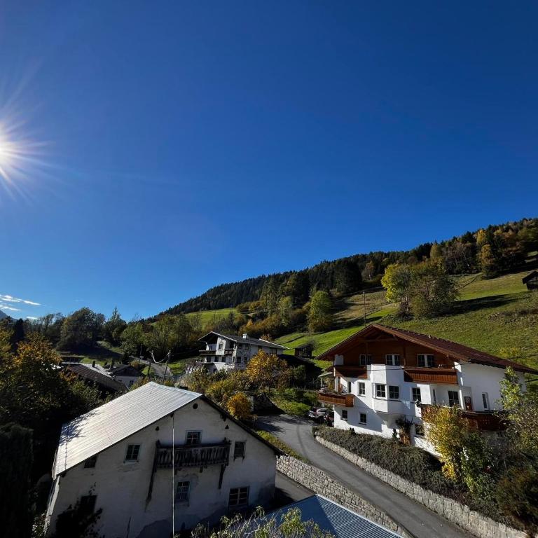 Landhaus Alpenzeit - Apartment mit 3 Schlafzimmern und Dusche - 40