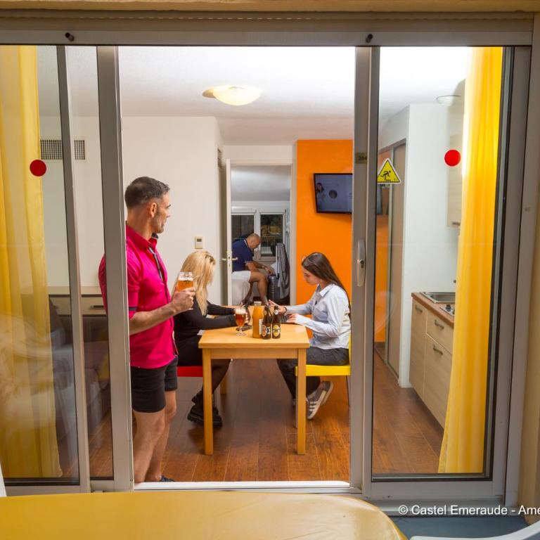 Appart'Hotel-Restaurant Castel Emeraude - Studio avec Terrasse - 1