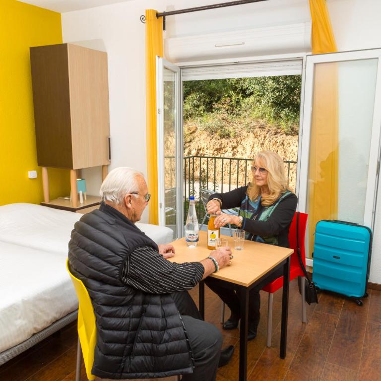 Appart'Hotel-Restaurant Castel Emeraude - Studio Lits Jumeaux Confort avec Balcon - 4