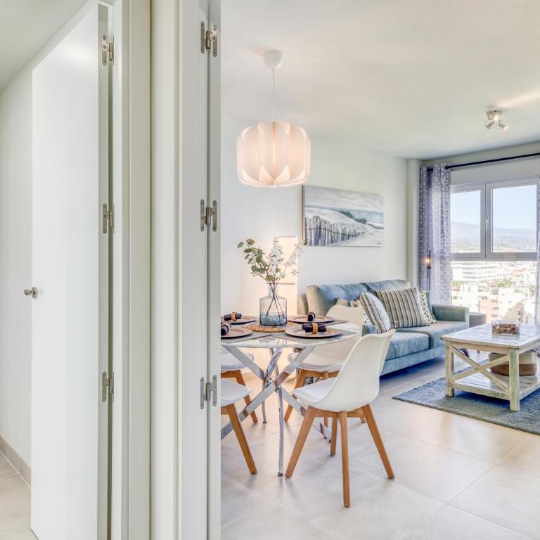 Hanami Puerto Blanco Sea Breeze & Stunning Views PB19 - Three-Bedroom Apartment - 5
