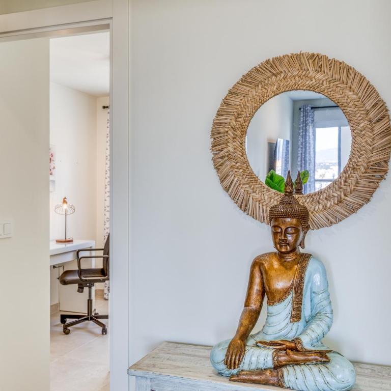 Hanami Puerto Blanco Sea Breeze & Stunning Views PB19 - Three-Bedroom Apartment - 4