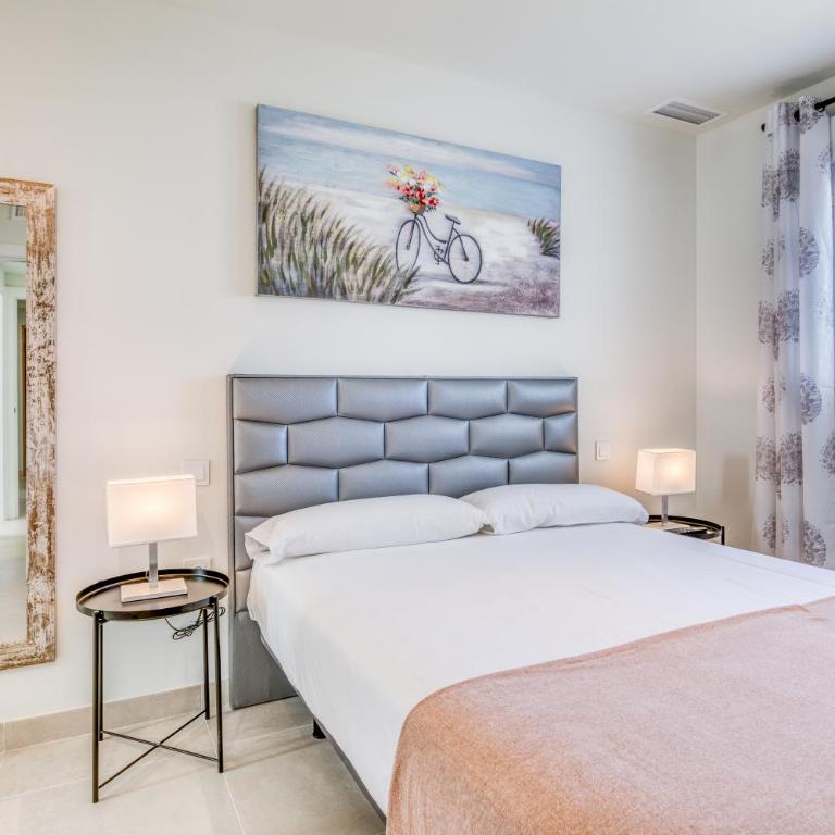 Hanami Puerto Blanco Sea Breeze & Stunning Views PB19 - Three-Bedroom Apartment - 6