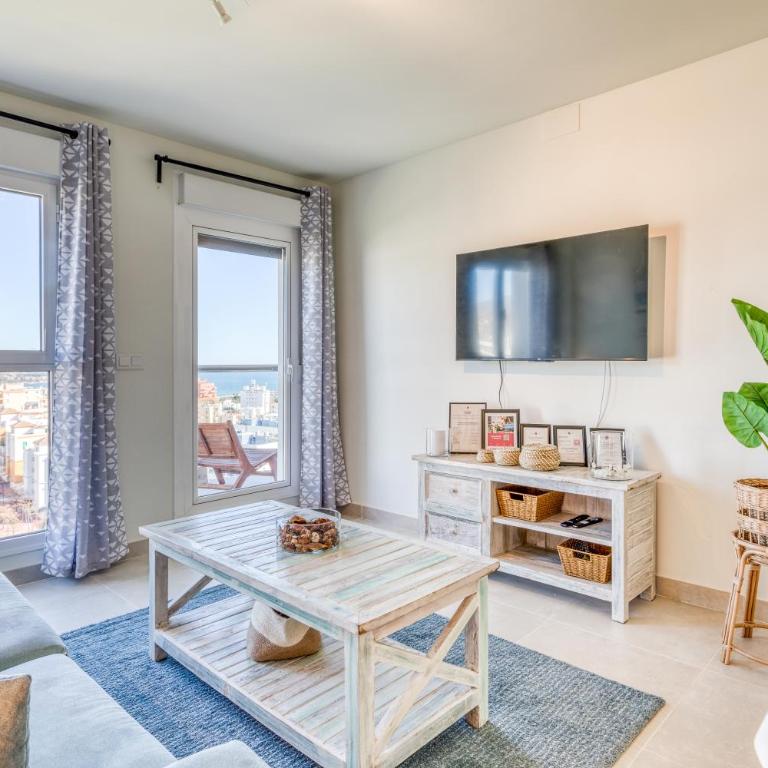 Hanami Puerto Blanco Sea Breeze & Stunning Views PB19 - Three-Bedroom Apartment - 23