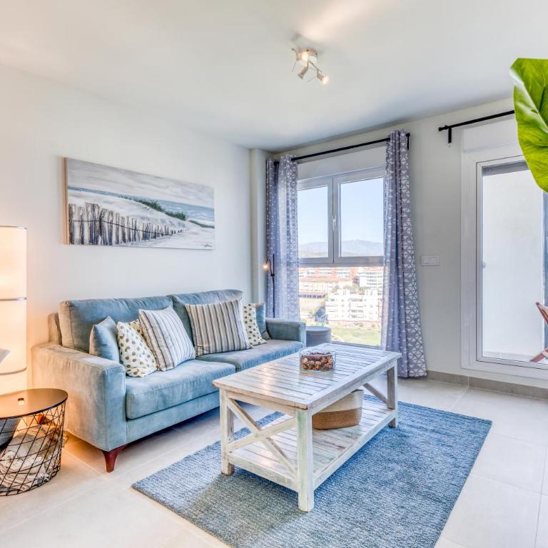 Hanami Puerto Blanco Sea Breeze & Stunning Views PB19 - Three-Bedroom Apartment - 24