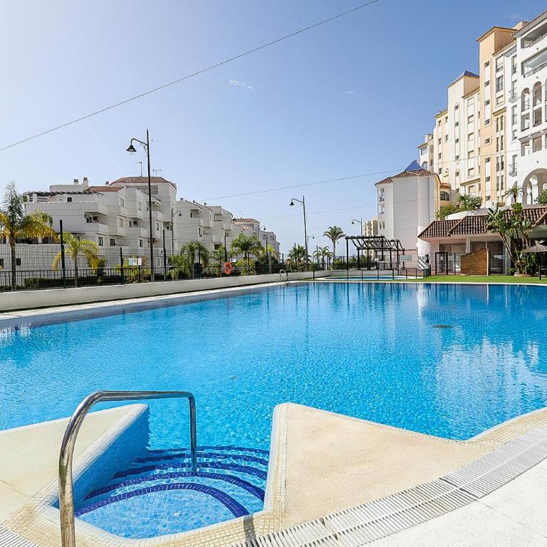 Hanami Puerto Blanco Sea Breeze & Stunning Views PB19 - Three-Bedroom Apartment - 34
