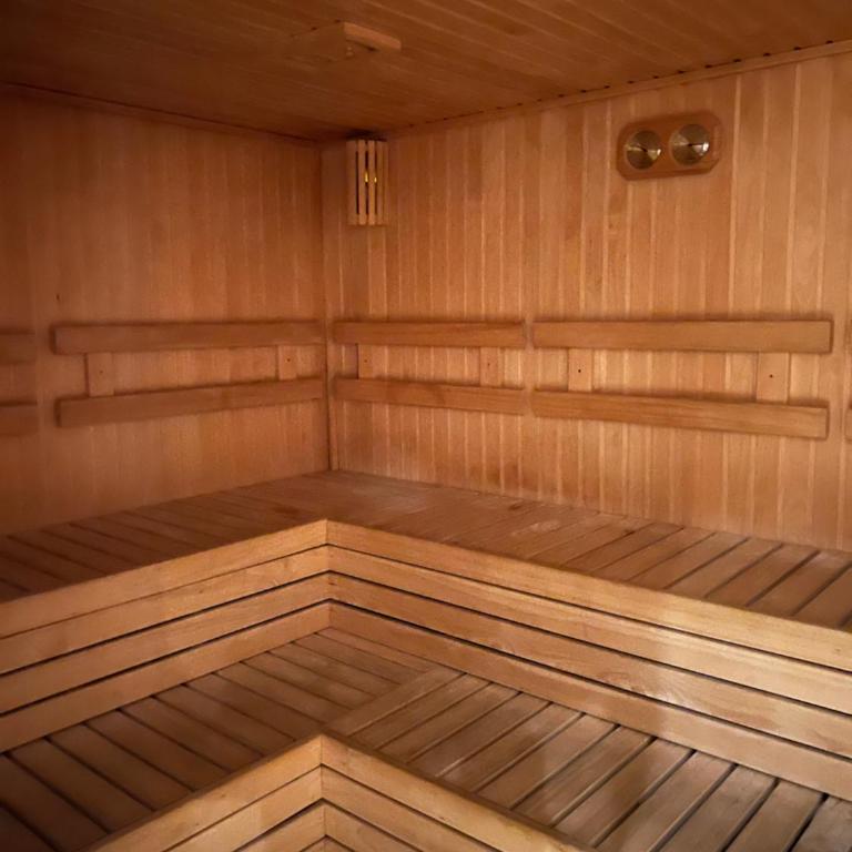 Imperialeluxuryapartment - Two-Bedroom Apartment - 50
