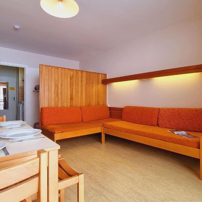 Studio - 4 pers, proche télésiège, animaux OK, WiFi gratuit - FR-1-525-266 - Apartment - 2