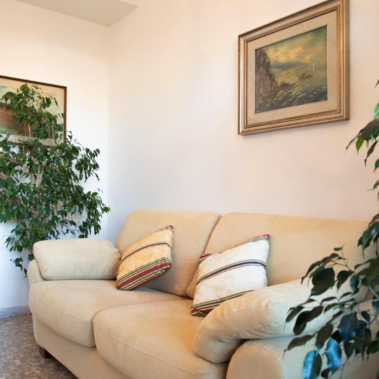 AURELIA LORIS HOUSE - Vacation Home - 3