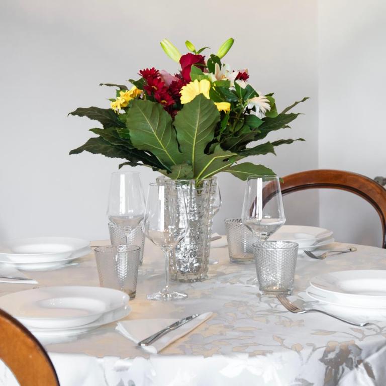 AURELIA LORIS HOUSE - Vacation Home - 12