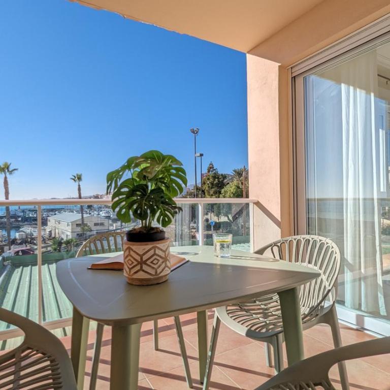 ROMANTIC beach apartment - Two-Bedroom Apartment - 3
