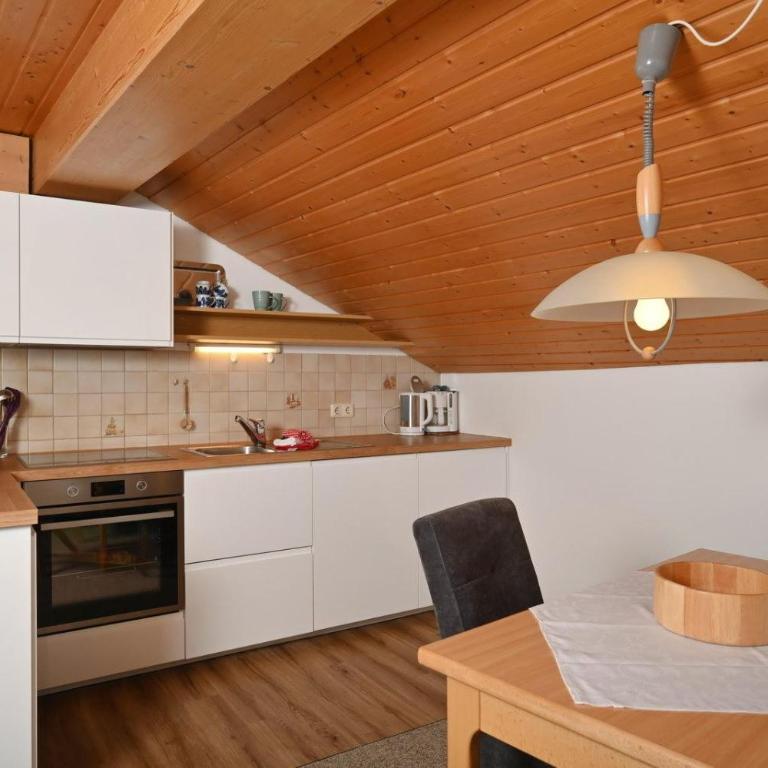 Gästehaus Landgraf - Apartment mit 1 Schlafzimmer und Balkon - 5