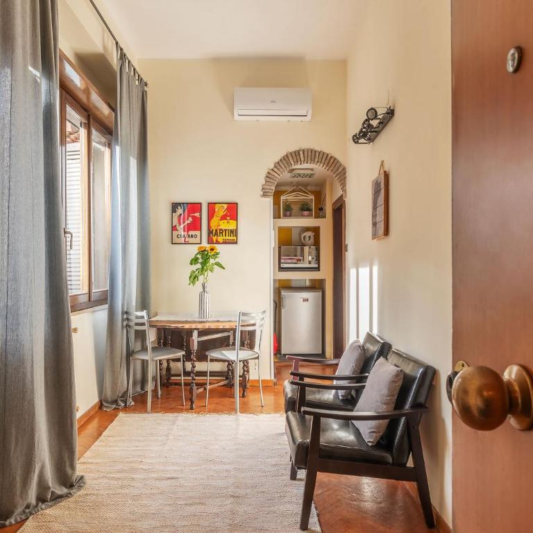 Piazza Navona Penthouse - Two-Bedroom Apartment - 10