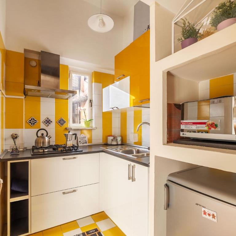 Piazza Navona Penthouse - Two-Bedroom Apartment - 14